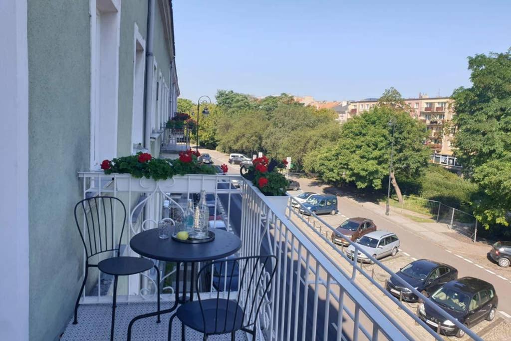 Apartament W Kamienicy Przy Plantach Kalisz Exterior foto