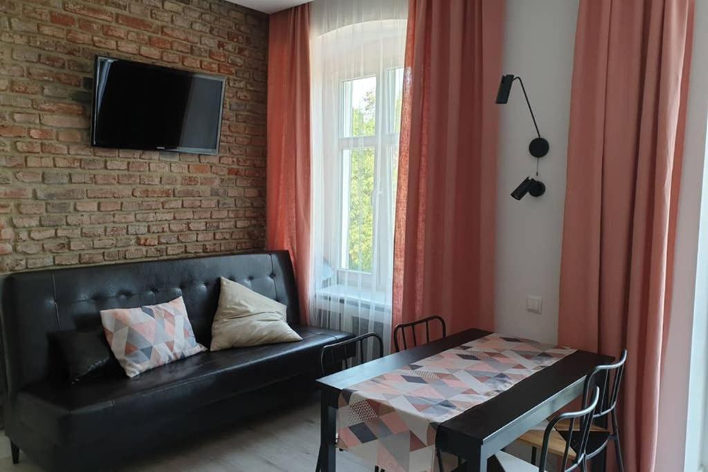 Apartament W Kamienicy Przy Plantach Kalisz Exterior foto